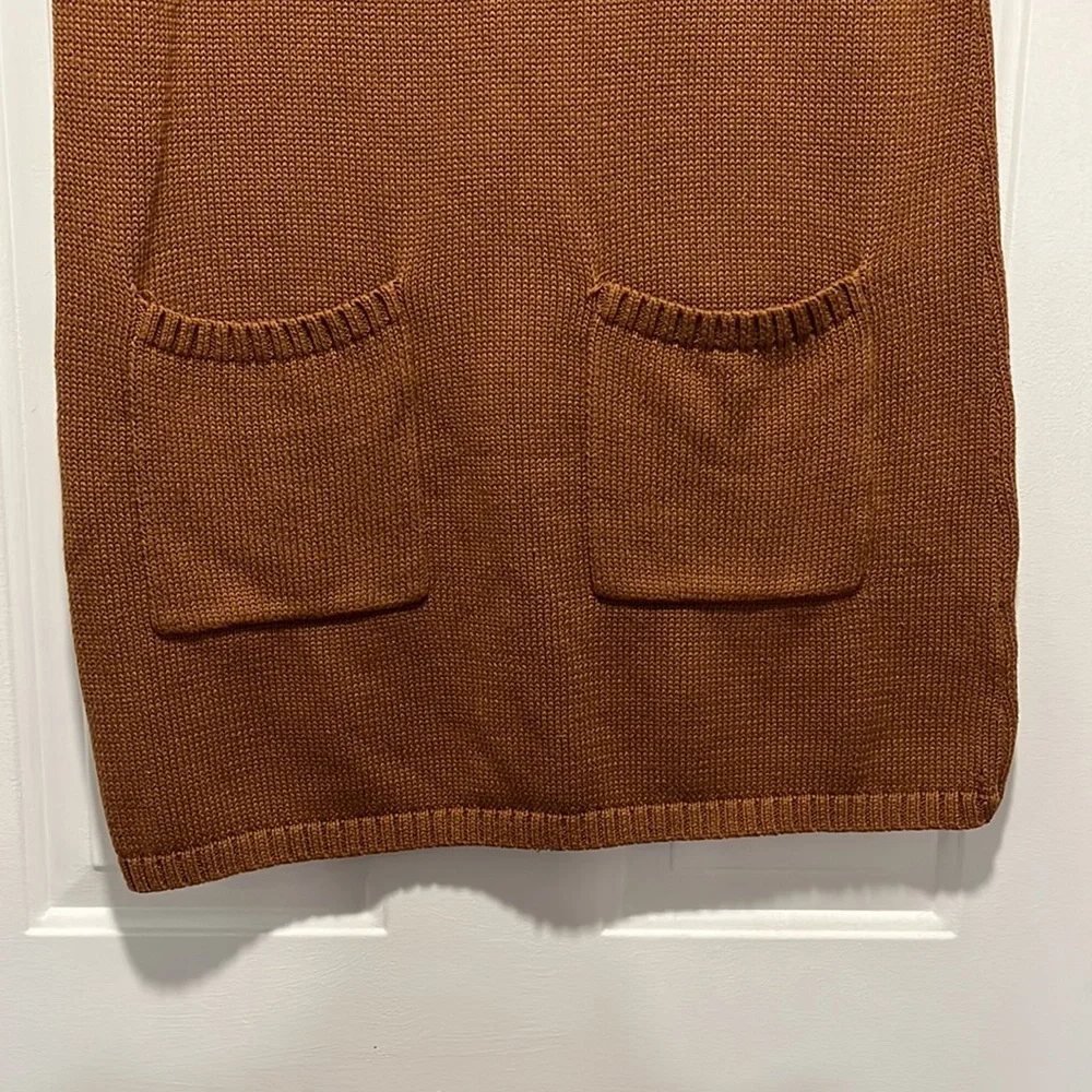 NWT She + Sky Camel Brown Sweater dress MEDIUM Round neck Short sleeve Pockets - Picture 2 of 9